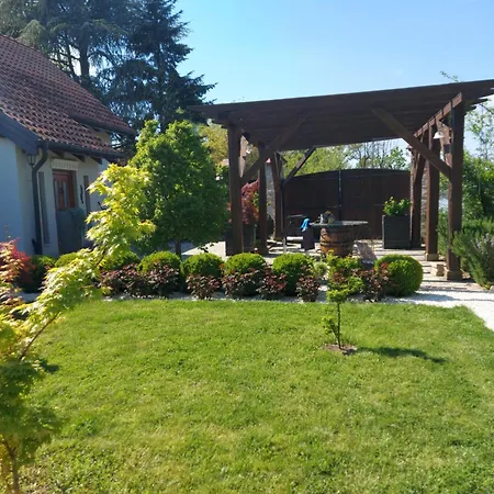 Casa de Férias Kuca Na Savi - Stari Hrast Vladimirci