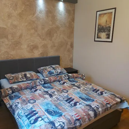 Kuca Na Savi - Stari Hrast